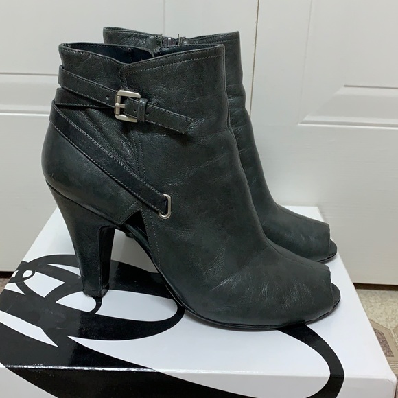 Grey Leather Nine West Peep Toe Booties - Picture 1 of 9